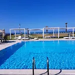 Daire Aphrodite Beachfront Penthouse *