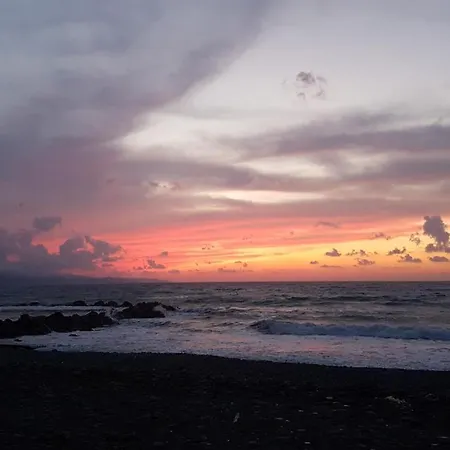 Aphrodite Beachfront Penthouse Gaziveren