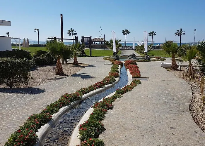 Aphrodite Beachfront Penthouse Apartamento Ghaziveran