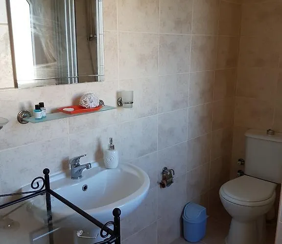 Aphrodite Beachfront Penthouse Ghaziveran