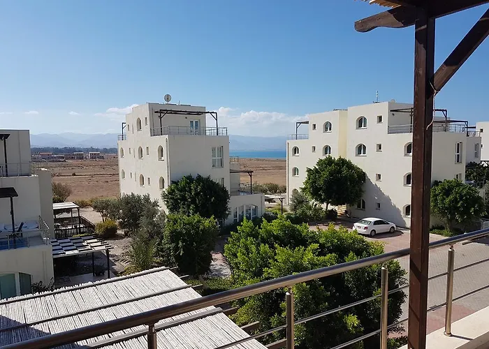 Aphrodite Beachfront Penthouse Ghaziveran