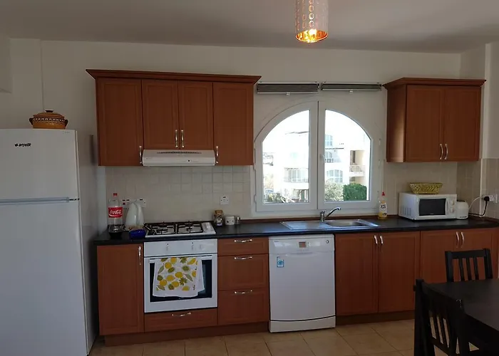 Aphrodite Beachfront Penthouse Ghaziveran